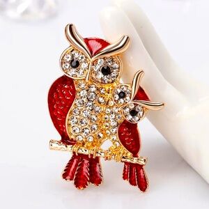 🌻5/25🌻 Elegant Red and Gold Crystal Owl Brooch